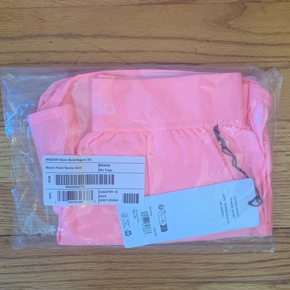 LAST ONE! SAME DAY SHIP NWT ALO YOGA Neon Bubblegum Pink MATCH POINT SKIRT short - Picture 12 of 12